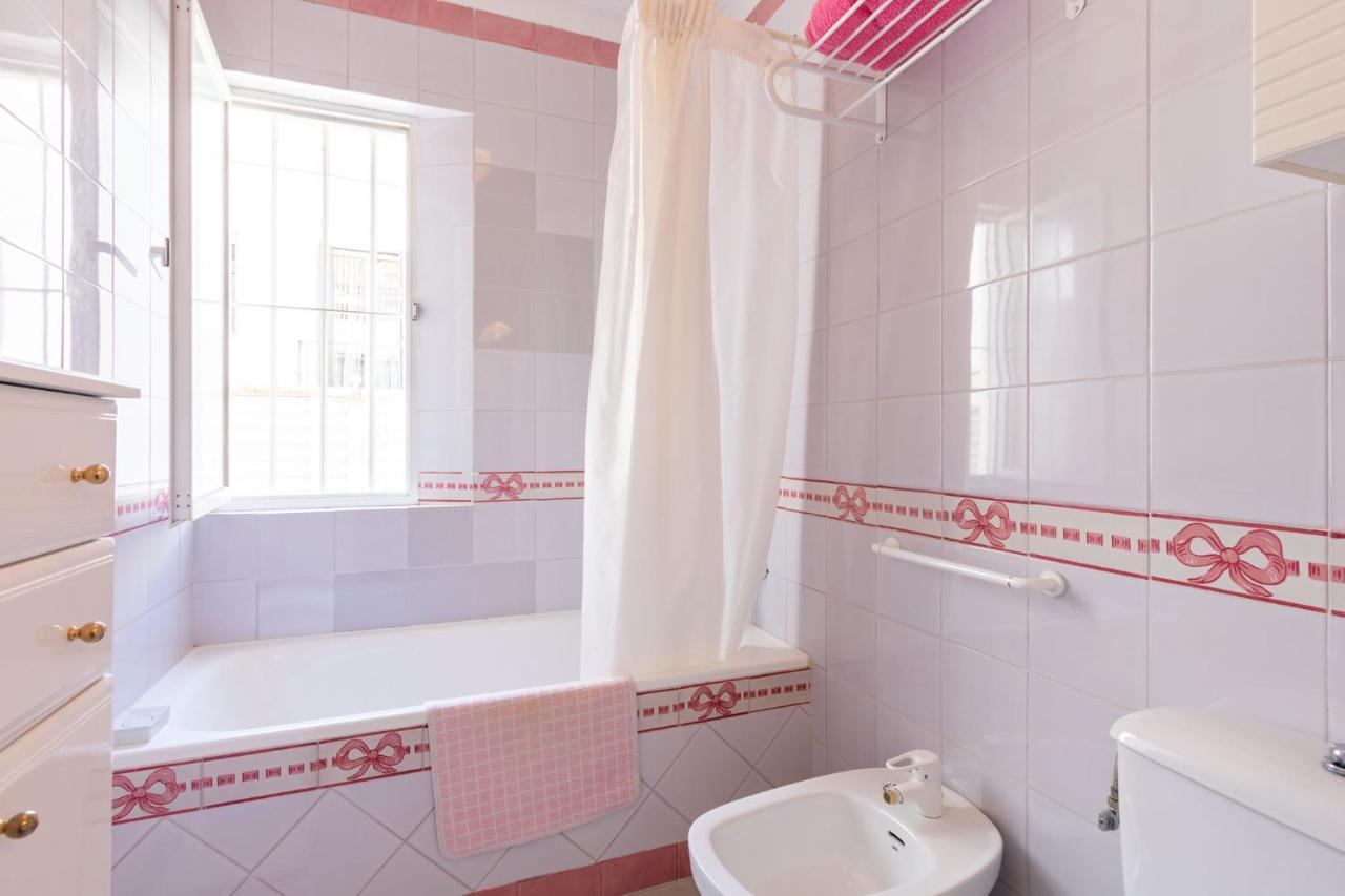 Holiday Apartment, 2 Pax, Historical Center Sevilha Exterior foto